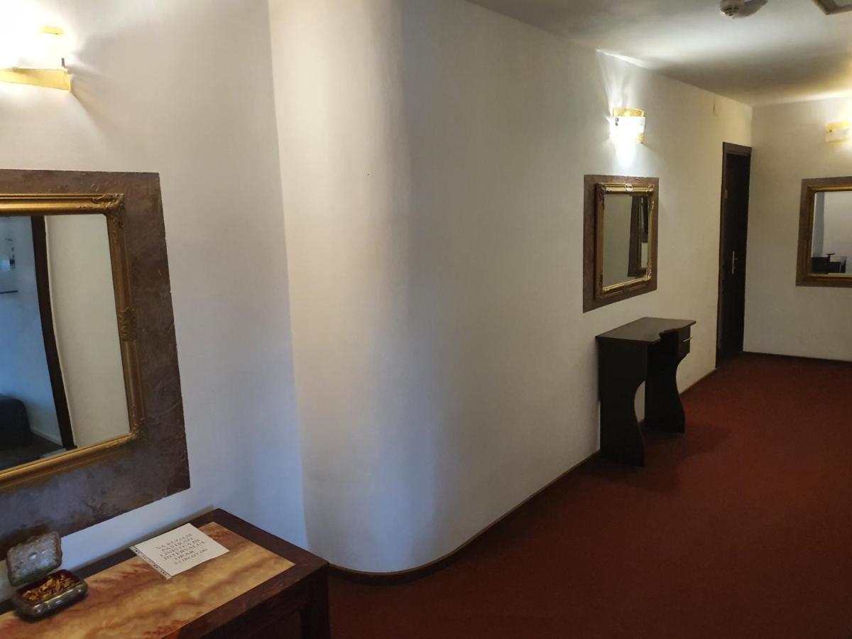 Motel Davios Târgu Jiu Buitenkant foto