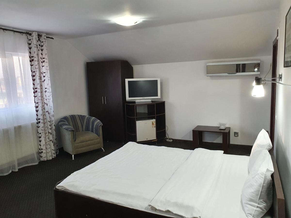 Motel Davios Târgu Jiu Buitenkant foto