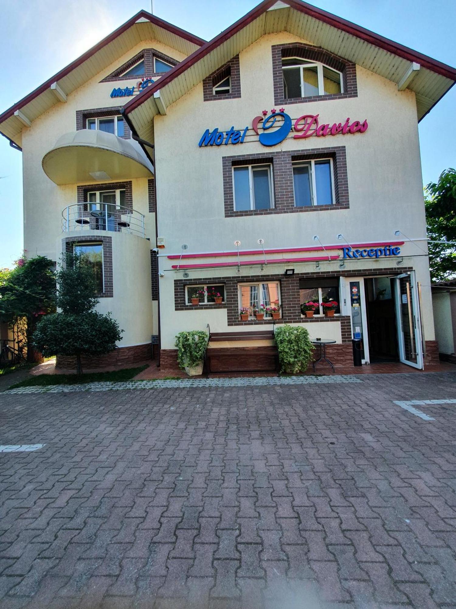 Motel Davios Târgu Jiu Buitenkant foto