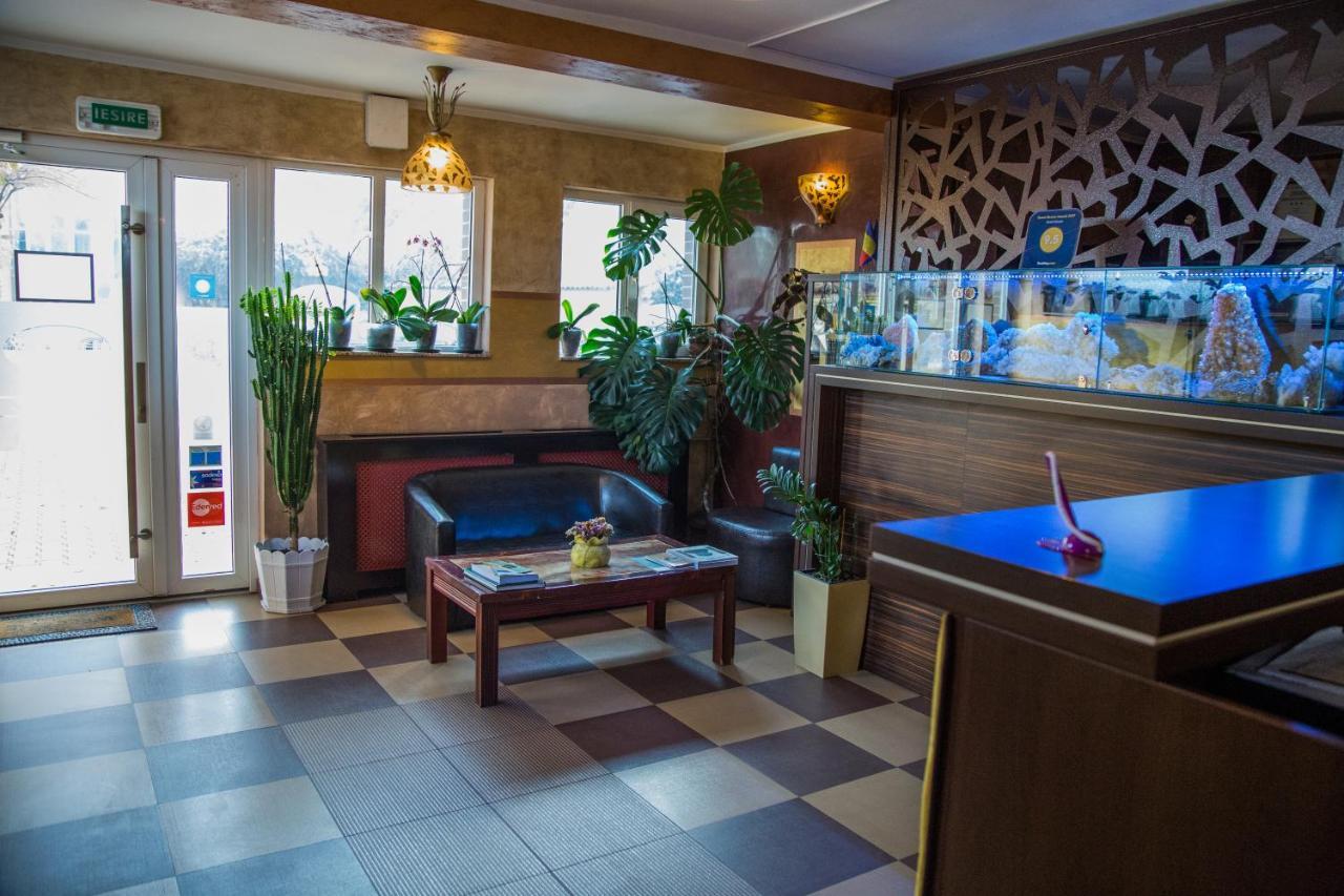 Motel Davios Târgu Jiu Buitenkant foto