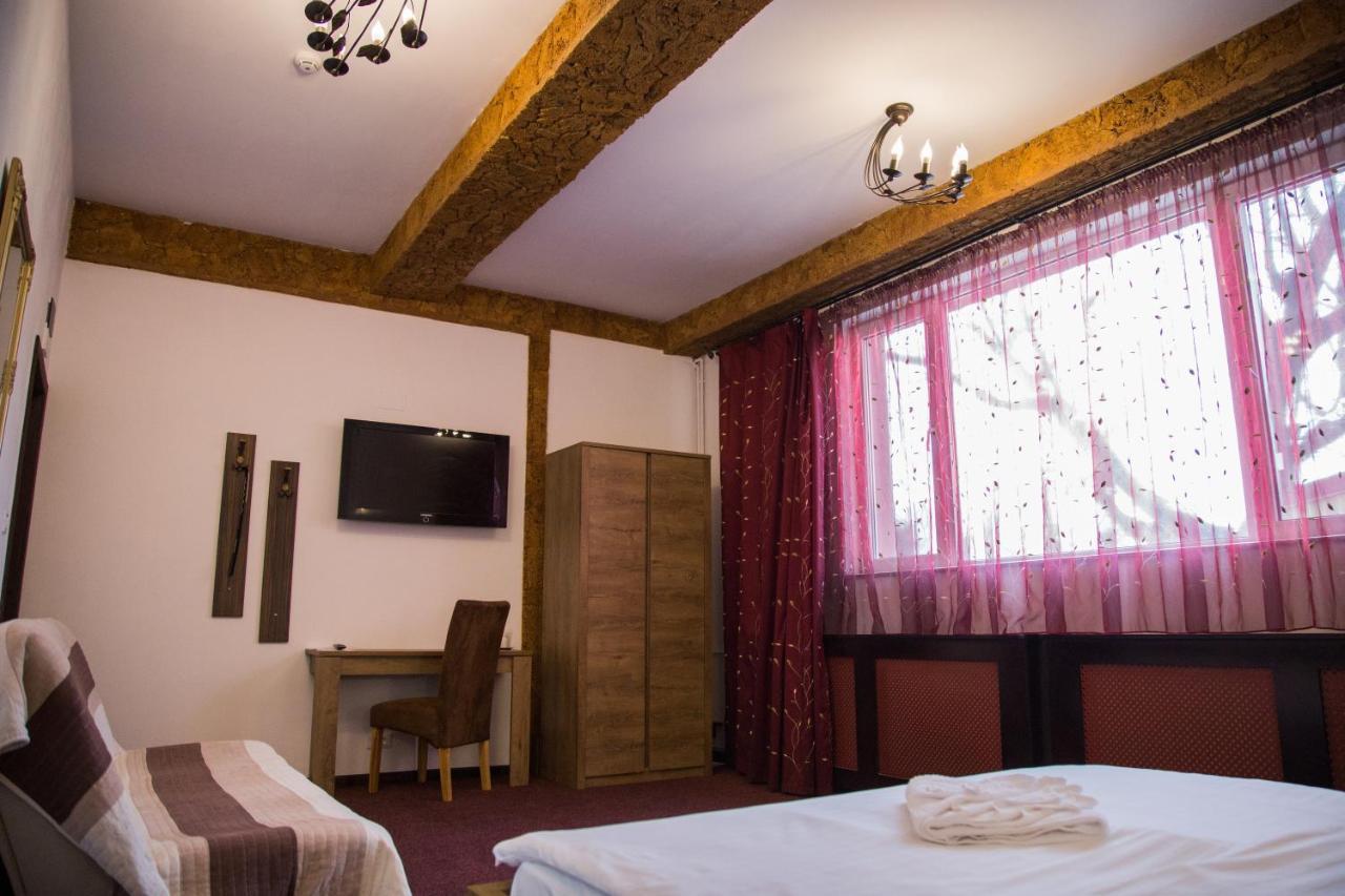 Motel Davios Târgu Jiu Buitenkant foto