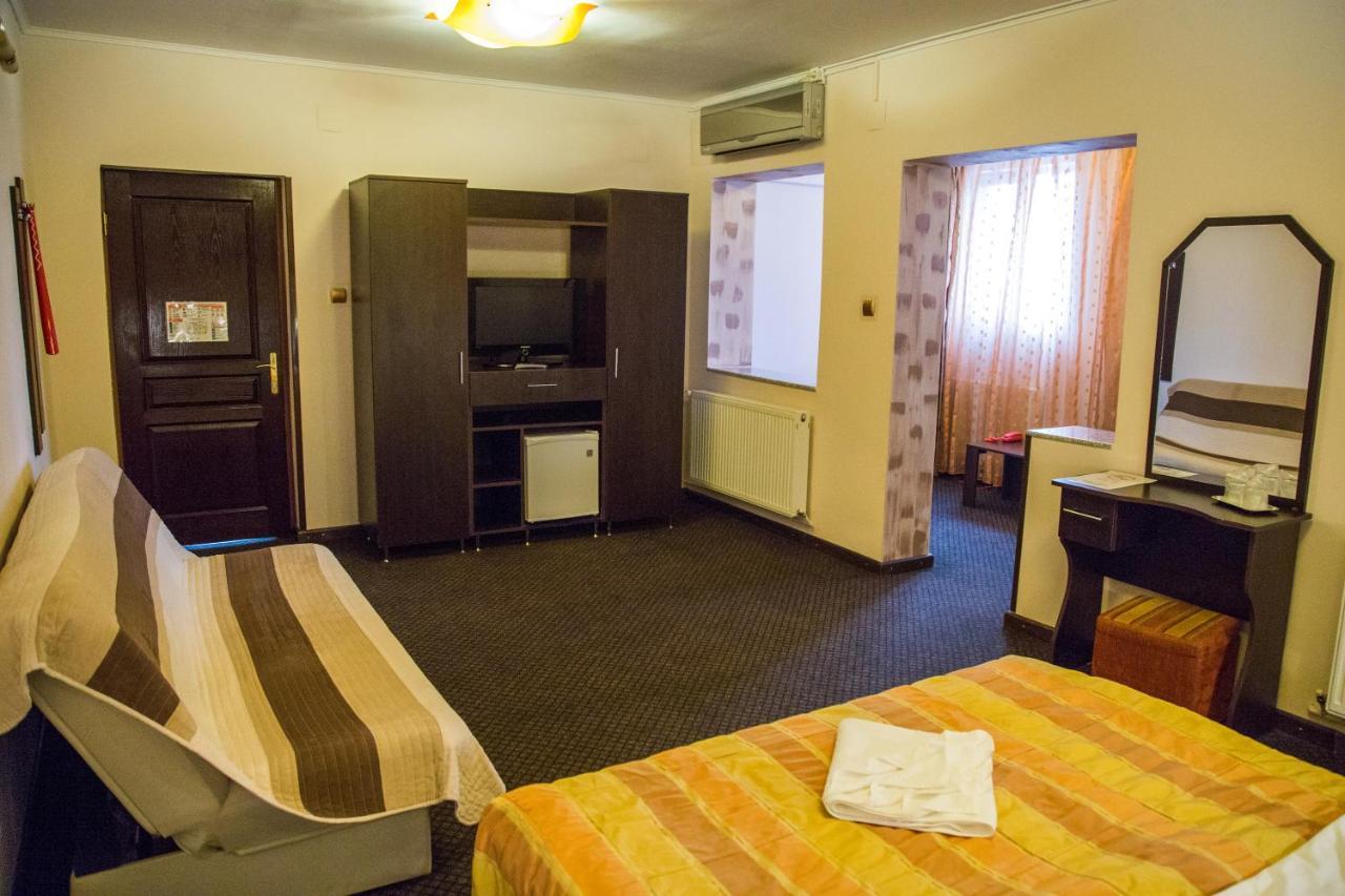 Motel Davios Târgu Jiu Buitenkant foto